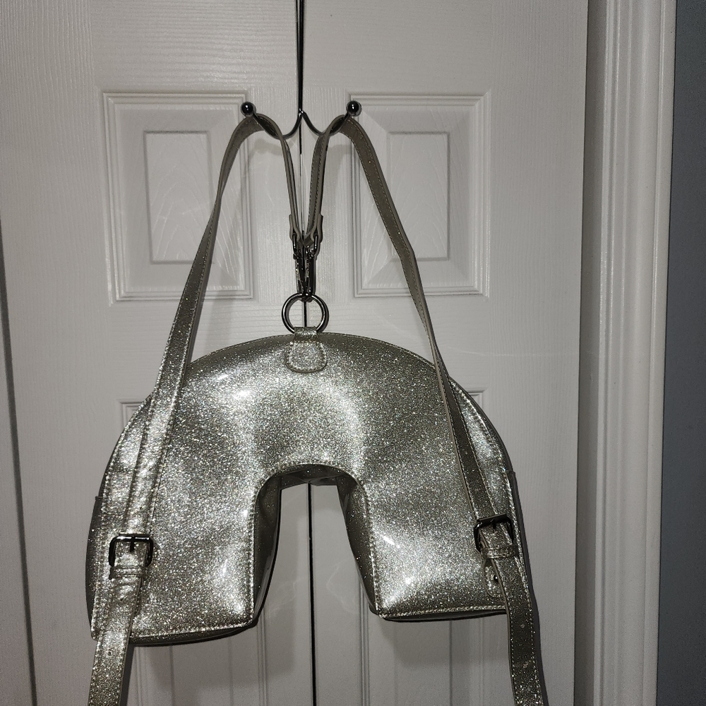 Backpack - Picture 3 of 11
